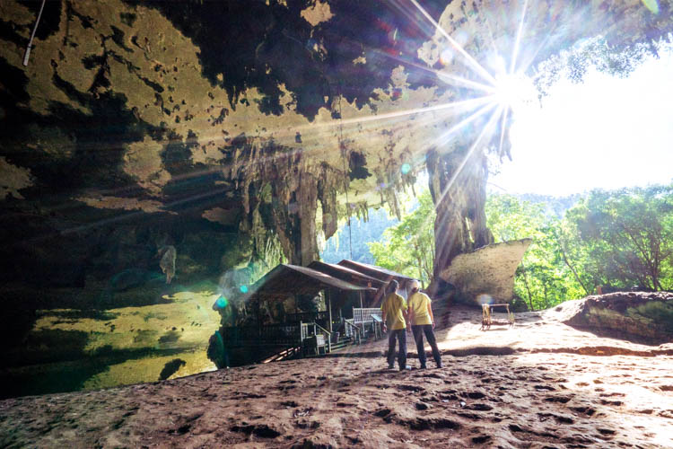 6 Stunning Caves In Sarawak that you never knew could exist